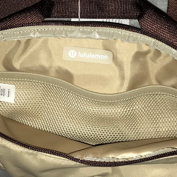 Lululemon belt bag (out of stock in store and online) - Picture 7 of 8